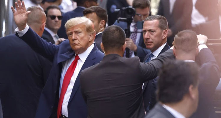 توجيه 34 تهمة للرئيس الأمريكي السابق دونالد ترامب