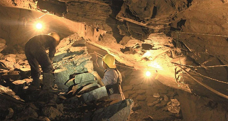 انهيار منجم ذهب في السودان يودي بحياة 14 شخصا