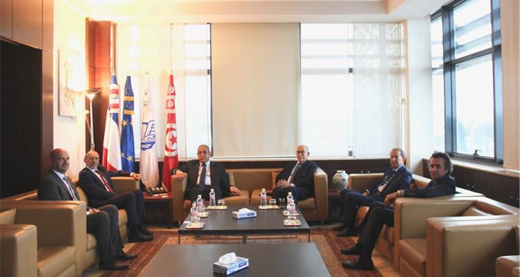 تسهيل حصول أصحاب المؤسسات على التأشيرة من محاور لقاء سمير ماجول بالقنصل العام الفرنسي