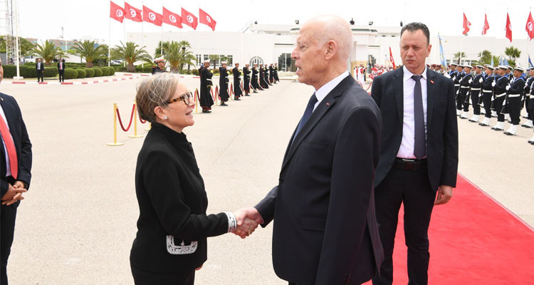 رئيس الدولة يغادر في اتجاه السعودية