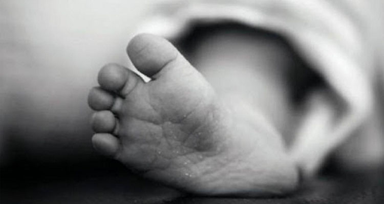 بين طبيب رفض إسعافها ومصحة همها المال ومستشفى دون طبيب اختصاص: ملابسات وفاة رضيع واستئصال رحم أمه