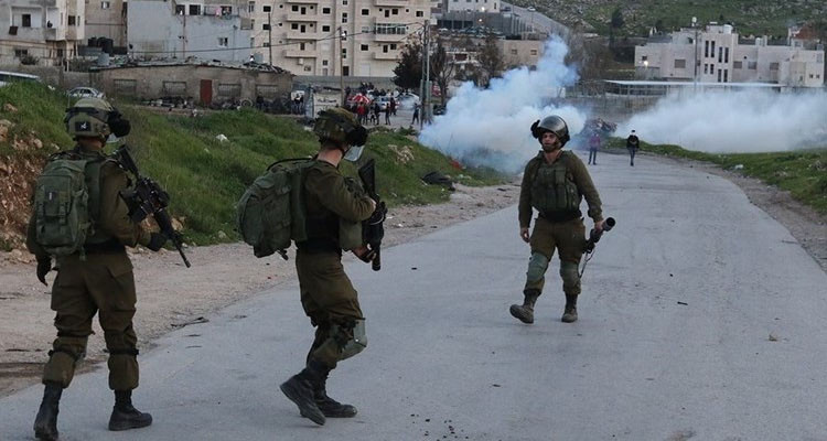 فلسطين: إصابات بالرصاص والاختناق واعتقالات عقب اقتحام البلدة القديمة في نابلس