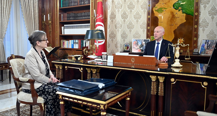 قيس سعيد: عدد غير قليل من المسؤولين داخل الدولة يسعون إلى تعطيل القرارات