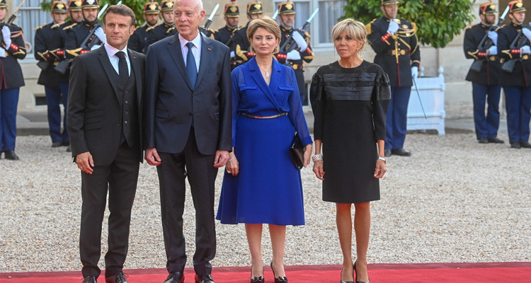 قيس سعيد وحرمه يشاركان في مأدبة عشاء أقامها ماكرون بقصر الإليزي