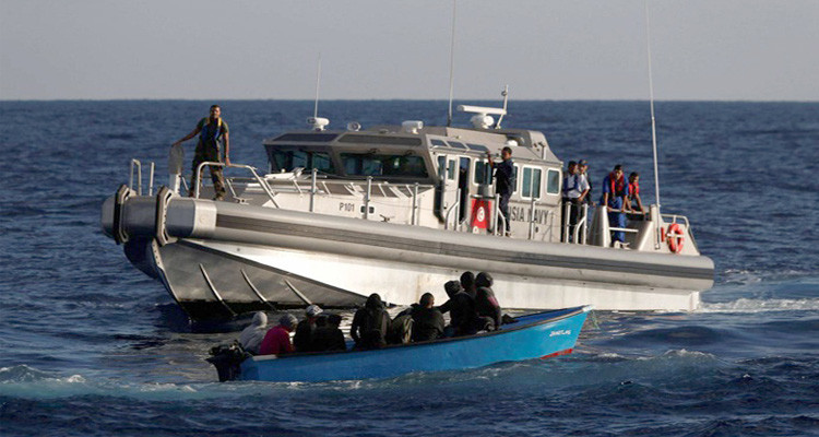 الجبابلي: أفارقة جنوب الصحراء اعتدوا على خافرة الحرس البحري وكادت تغرق