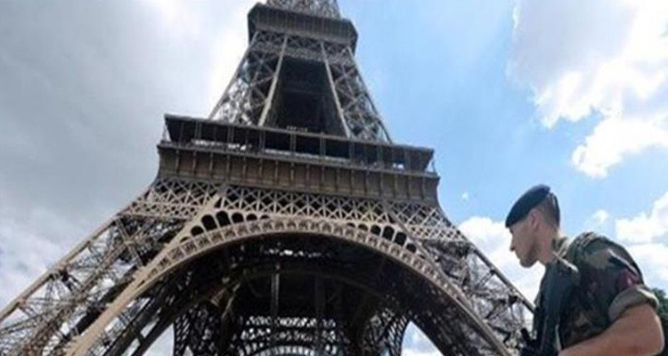 بعد إبلاغ عن وجود قنبلة: إخلاء برج إيفل