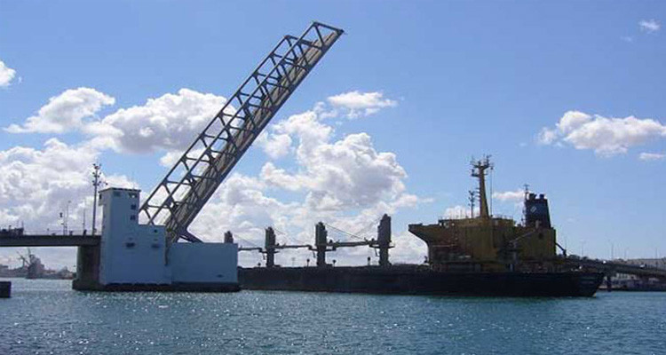 بنزرت: رفع الجسر المتحرك ببنزرت من جديد فجر الغد