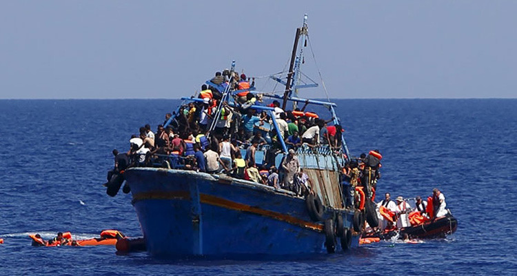 انتشال 11 جثة والبحث متواصل عن 44 مفقودا في غرق مركب هجرة سرية بسواحل صفاقس