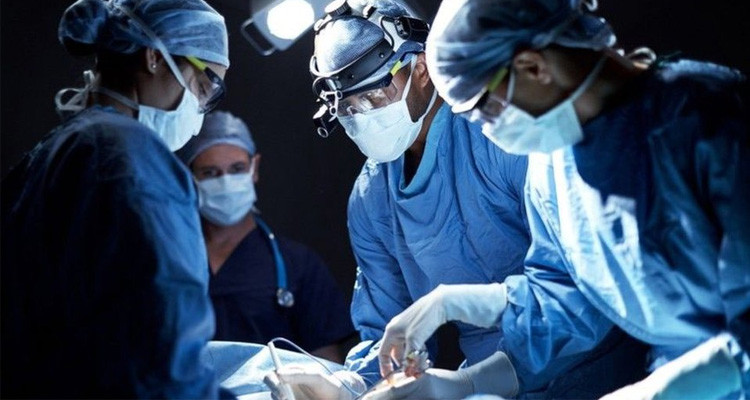 المهدية: ذهبت لإجراء عملية على الرحم ففوجئت باستئصال كليتها