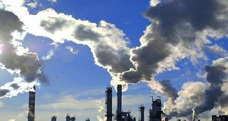 قابس: إصابة تلاميذ ومربين بمدرسة شاطئ السلام بحالات اختناق بغازات المجمع الكيمي