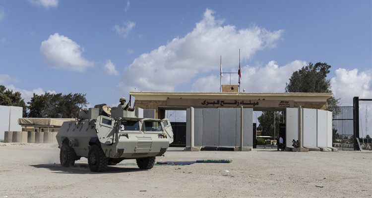 إغلاق معبر رفح سريعاً بعد مرور 20 شاحنة مساعدات إلى غزة