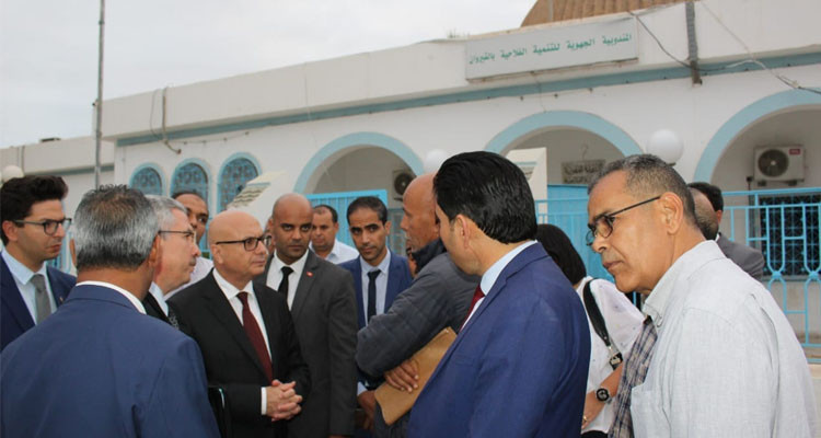 وزير الفلاحة يدعو إلى احترام توقيت العمل والانضباط في "الصوناد"