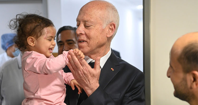 رئيس الجمهورية يعود الجرحى الف/ل/س،ـطي/نيي/ن في عدد من المستشفيات والمصحات الخاصة