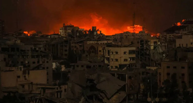 عشرات الشهداء والجرحى في قصف ليلي عنيف لمناطق مختلفة بقطاع غ/ز/ة