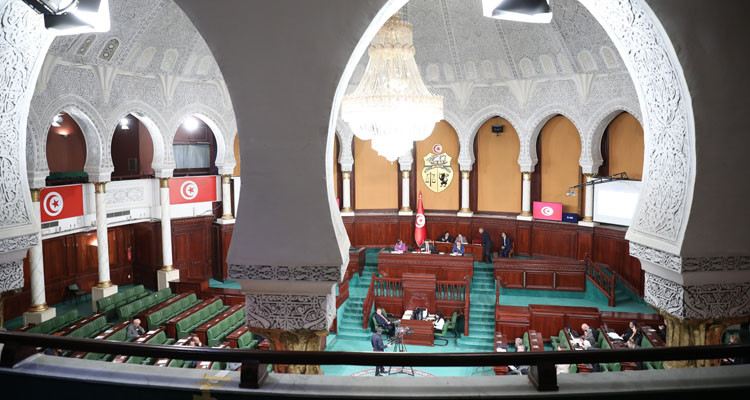 المصادقة على مشروع قانون يتعلّق بتسليم المجرمين بين تونس والجزائر