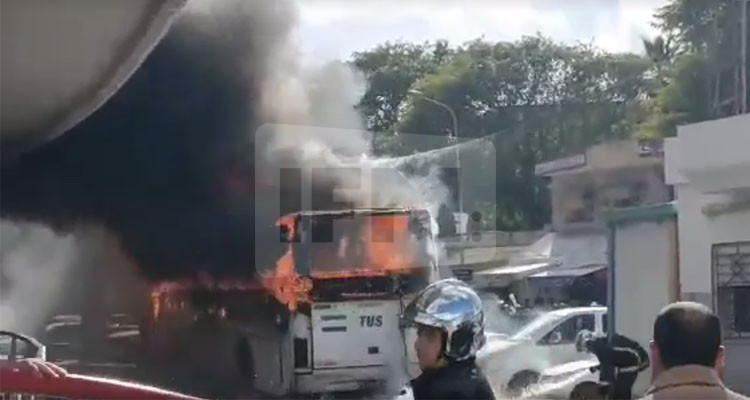 نشوب حريق بحافلة بباب الخضراء: وزارة النقل تعلن فتح تحقيق