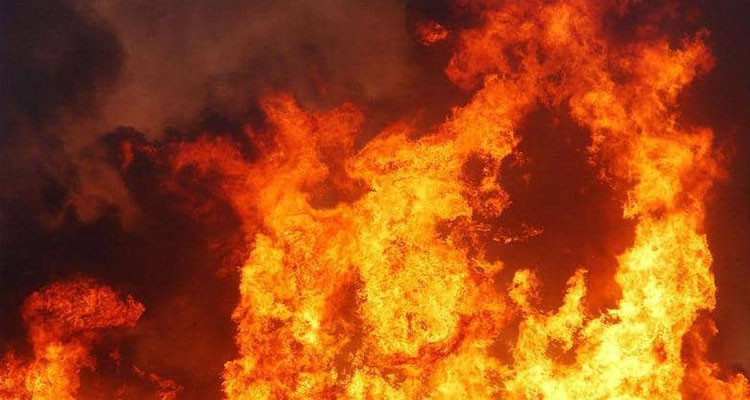 فتح تحقيق في الحريق الذي جد بمستودع الغاز التابع لشركة "عجيل"