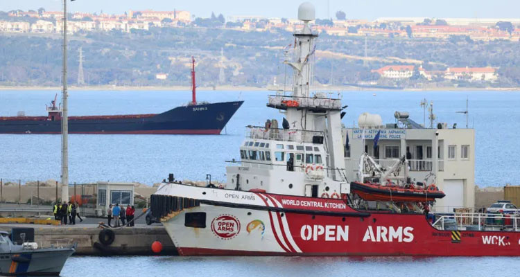 أول سفينة مساعدات تنطلق من قبرص إلى غ/ز/ة