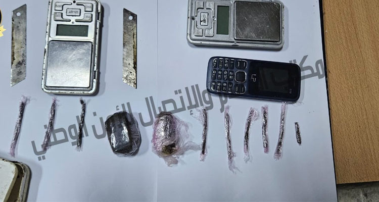  القبض على شخص يعمد إلى ترويج مخدّر الزطلة بإحدى الغابات بقمرت