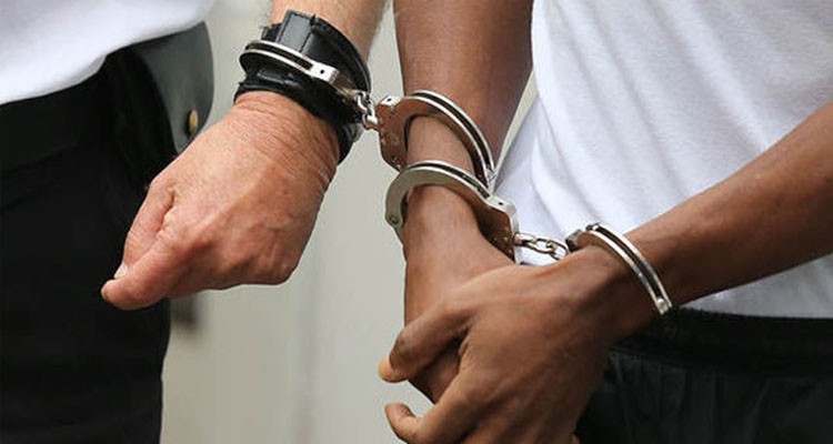 الإحتفاظ بـ 22 شابا بشبهة المشاركة في أحداث العنف في المنيهلة أمس