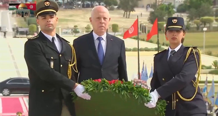 رئيس الجمهورية  يشرف على موكب إحياء الذكرى 86 لعيد الشهداء