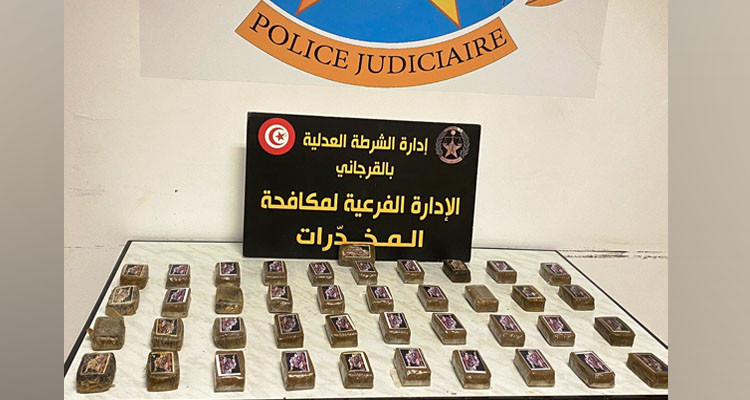 طبرقة: تفكيك شبكة مختصة في ترويج المخدرات وحجز 41 صفيحة من "الزطلة"