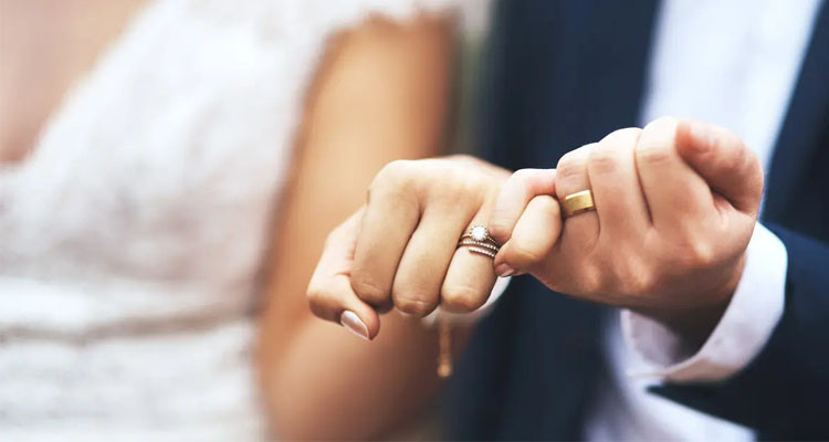 يحدث في تونس: بعد 4 سنوات زواج تكتشف أنها متزوجة من شخص ليس زوجها