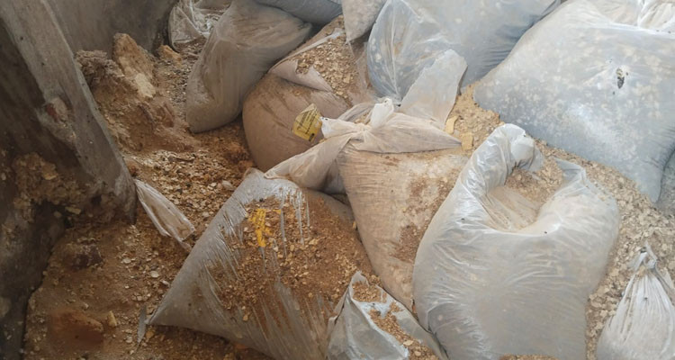 حجز حوالي 12 طنا من مواد غذائية معدة كعلف للمواشي في صفاقس