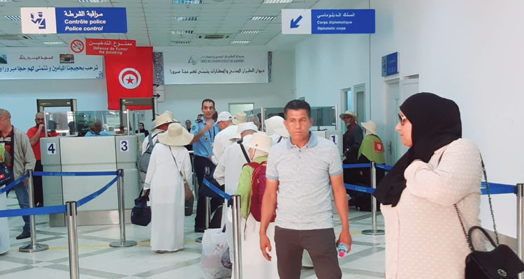 وصول أولى رحلات عودة الحجيج إلى مطار صفاقس طينة الدولي