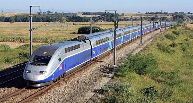 اليوم انطلاق أولى السفرات التجريبية لقطار المسافرين بين تونس والجزائر
