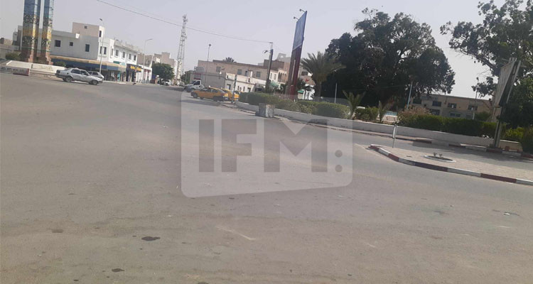 تواصل غلق معبر رأس جدير يلقي بضلاله على معتمدية بن قردان