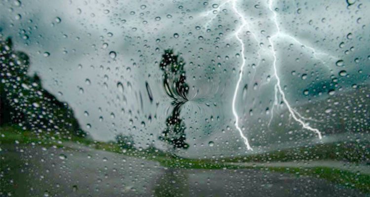 خلايا رعدية وأمطار ورياح قوية في هذه الجهات