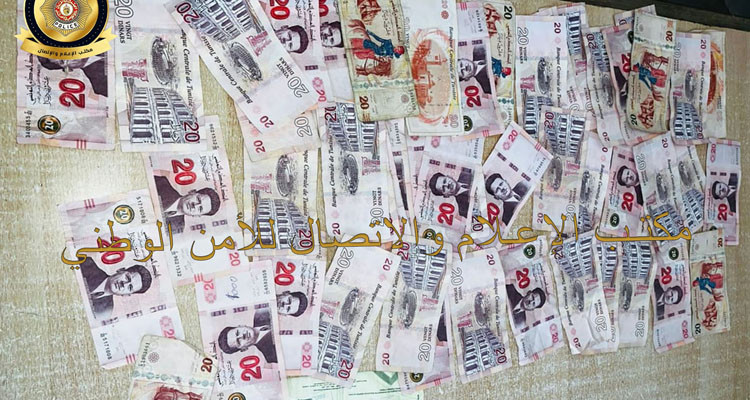 قفصة: الإطاحة بسارق بالنشل وإرجاع المسروق لصاحبه