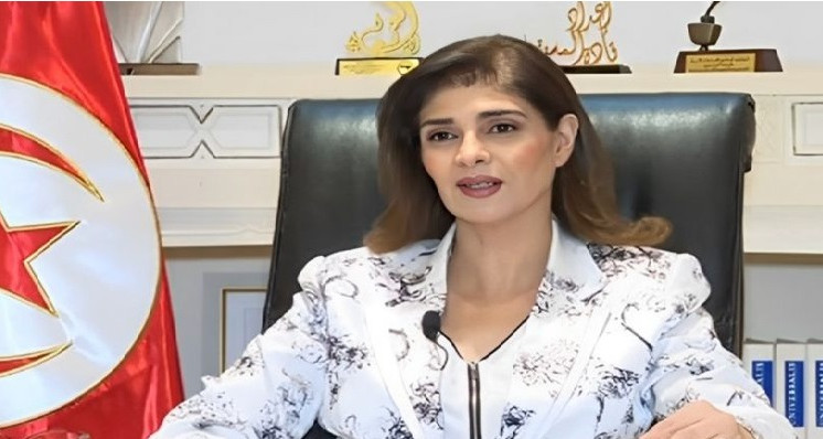 بعد نداء لجمع التبرعات لبناء مدرسة: وزيرة التربية تتحول إلى منطقة أولاد أحمد في القيروان