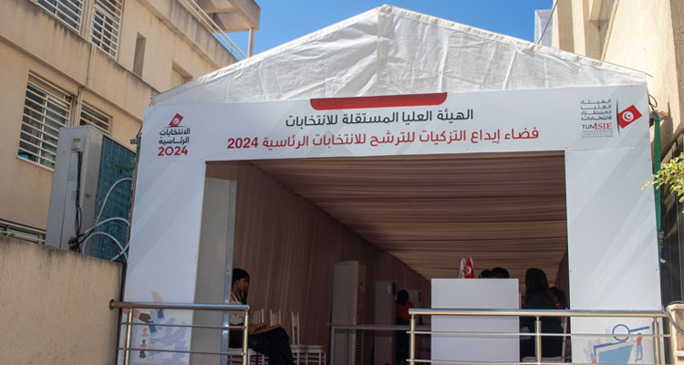 بوعسكر يطلع على الفضاءات التي خصصتها الهيئـــة لقبول المترشحين والإعلاميين والمل