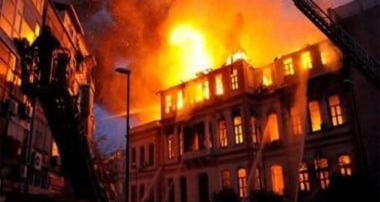 مق/ت،ـل 7 أشخاص في حريق بمبنى سكني في نيس الفرنسية