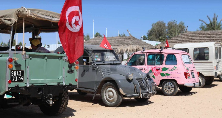 من بينها سيارة الحبيب بورقيبة: 30 سيارة في كرنفال السيارات القديمة بجرجيس