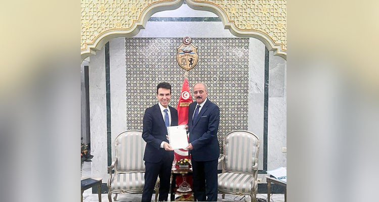 وزير الخارجية يتسلم نسخة من أوراق اعتماد سفير الاتحاد الأوروبي الجديد في تونس