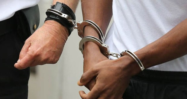 البحيرة: القبض على شقيقين يروّجان المخدرات أحدهما محل 03 مناشير تفتيش