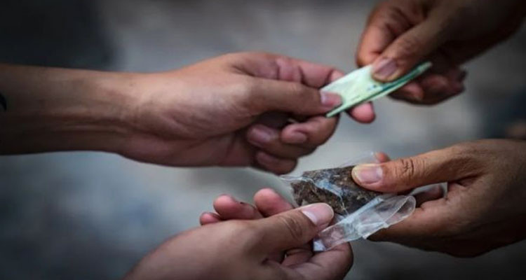 العاصمة: القبض على نفرين من أجل ترويج المخدرات بمحيط معهد ثانوي