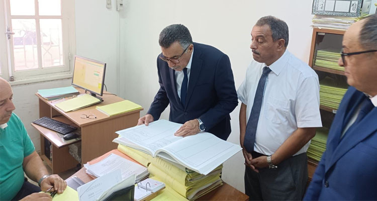 وزير أملاك الدولة يدعو إلى تسهيل الإجراءات للتسريع في إنجاز المشاريع العموميّة