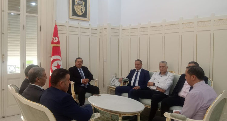 وزارة التربية واتصالات تونس تتباحثان سبل التعاون لتحسين البنية التحتية لمؤسسات تربوية
