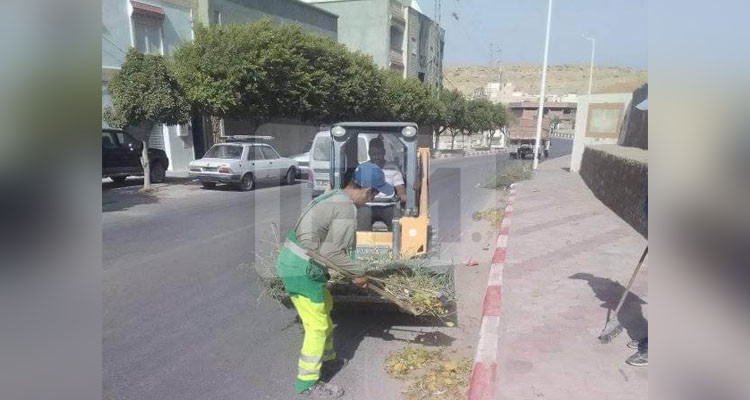 بلديات تطاوين تواصل القيام بحملات نظافة