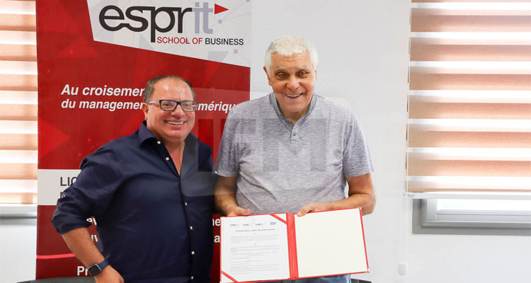 توقيع اتفاقية شراكة بين راديو إي أف أم وجامعة  Esprit