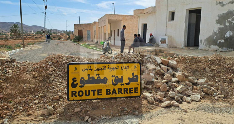 مطماطة الجديدة: طريق مقطوعة لأكثر من سنة تسبب معاناة كبيرة للأهالي قرية بني زلطن