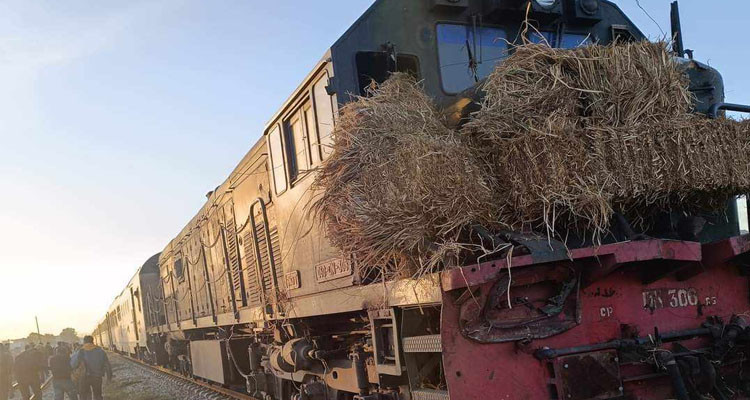 قرمبالية- تركي: اصطدام قطار صفاقس تونس بشاحنة خفيفة