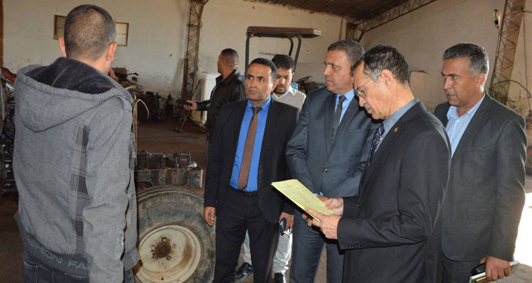 وزير الفلاحة يتخذ إجراءات للنهوض بالمركب الفلاحي "الطويلة" بسيدي بوزيد
