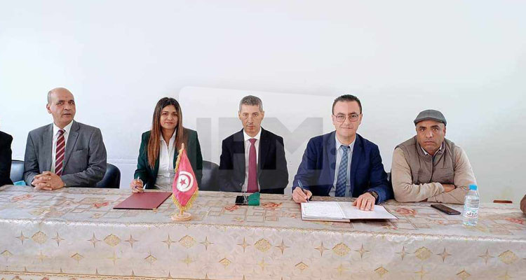بنزرت: إمضاء اتفاقية لتهيئة ملعب بالمعهد الثانوي بازينة بتمويل إيطالي