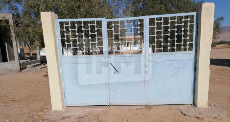 رغم وجود الباب: مدرسة ابتدائية في سيدي بوزيد دون سور منذ 2016