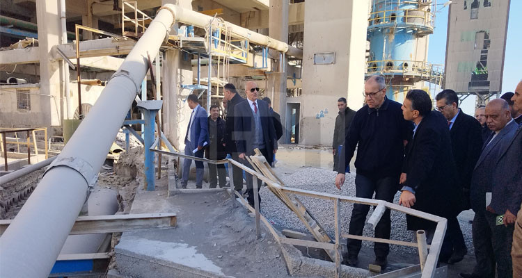 وزير البيئة: سنتجه إلى حل لتثمين مادة الفوسفوجيبس الملوثة بدلا من إلقائها في الب